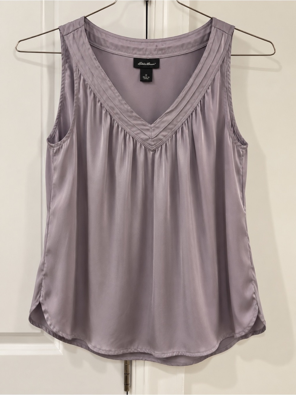 Eddie Bauer Lilac Satin V-Neck Sleeveless Blouse